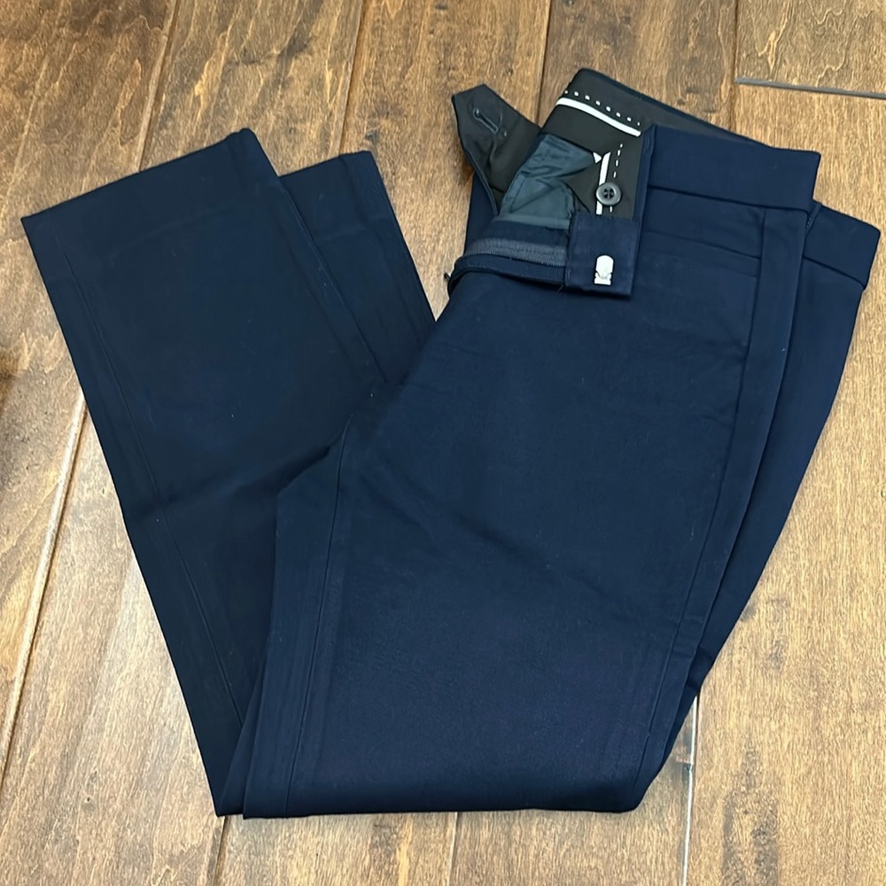 Banana Republic Sloan Fit Dress Pants Size 6P. Gently used. In great condition.
